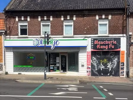 local commercial 73 m² – vitrine 6 m – axe principal avec feu – beuvry