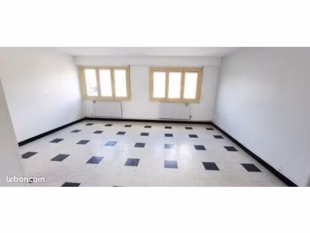 bureaux 77 m² cambrai