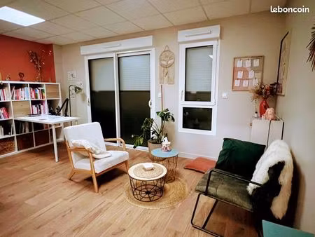 cabinet 24m2 à louer au pôle céleste