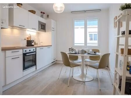 loue superbe appartement. 51m2  entièrement meublé et équipé  rénovation récente et de qua