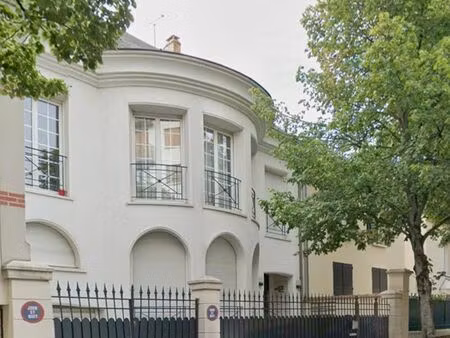 rare - bureaux libres de 168 m² avec jardin à maisons alfort
