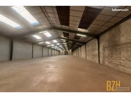 local 1330 m² lorient