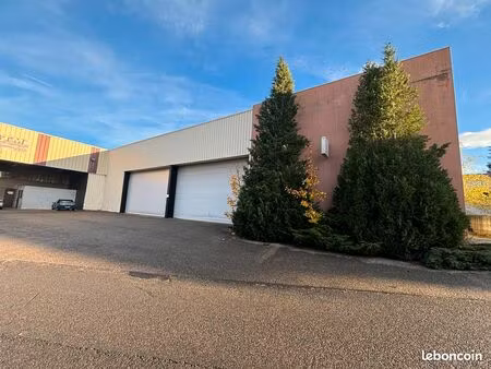 locaux à louer aménagement en cours reste 3 locaux