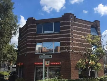 bureaux 80m² + parking face v2