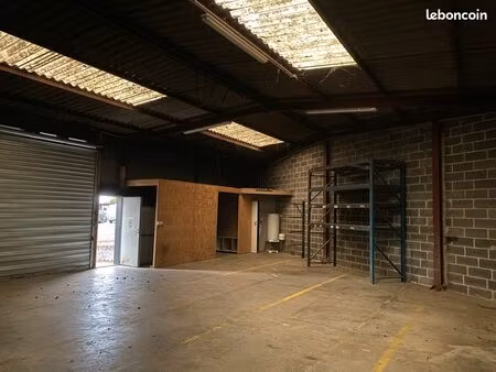 hangar entrepot local de stockage à louer