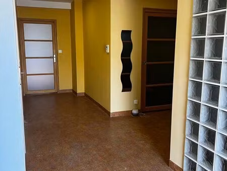 bureau + pièce annexe à louer