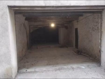 parking 2 voitures centre beziers