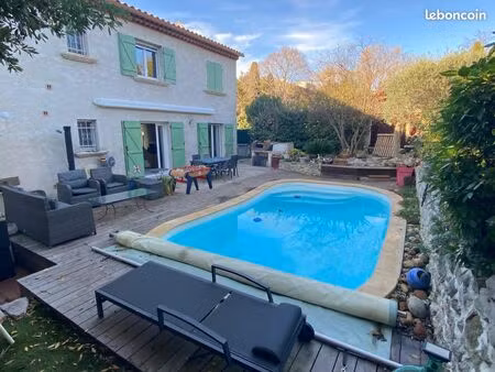 maison 138 m² avec piscine proche école / collège