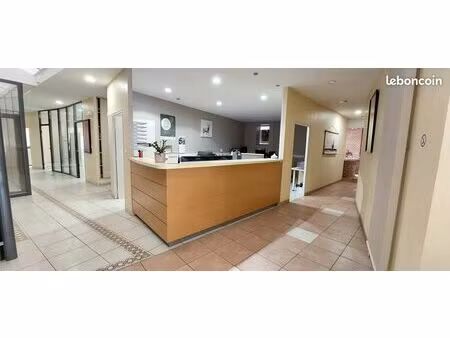 bureaux 902 m² cambrai