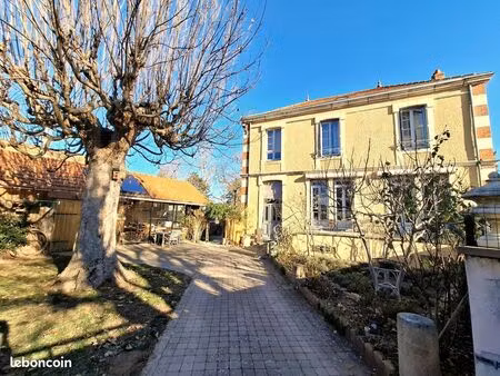 maison 15 pièces 182 m²