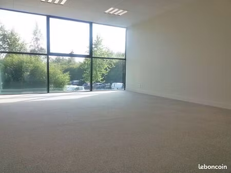 bureau à proximité des grands axes