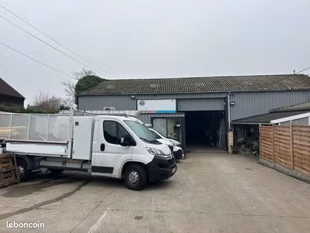 entrepôt et bureaux à louer