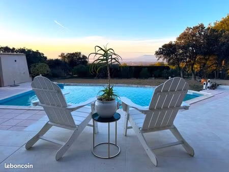 villa 5 pièces 170 m²