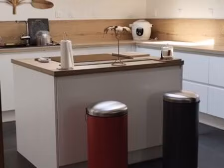 sublime maison de plain pied avec jardin et garage proche de toute comité