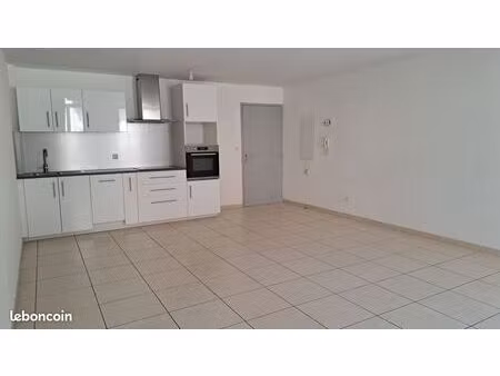 appartement 2 pièces  64 m²  en duplex