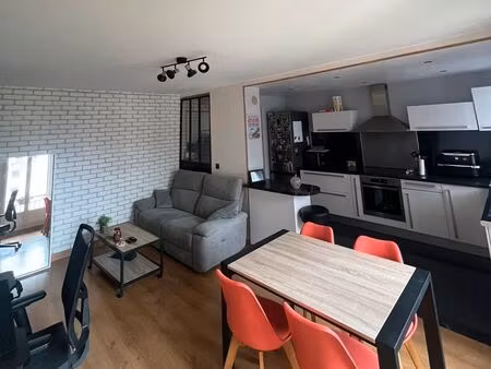 appartement 3 pièces – 2 chambres - 56 m² – balcon