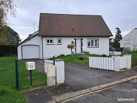 maison en bon état dans quartier résidentiel
