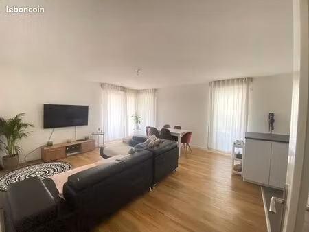 t3 meublé avec grande terrasse et parking – bezons cœur de ville