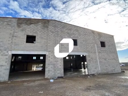 local industriel 720 m²