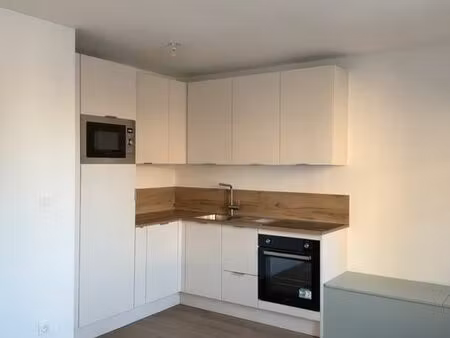 appartement t2 rénové + parking - quartier vieux lille à deux pas de la citadelle