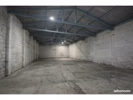 entrepot brut de 200 m2