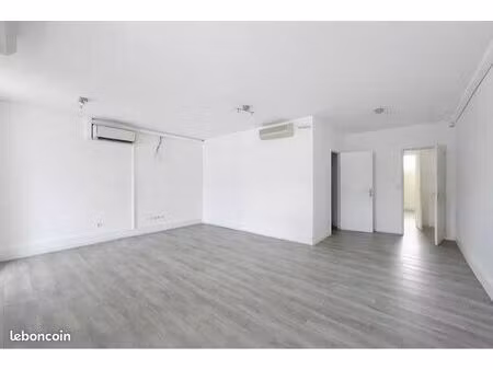 local commercial 67 m2