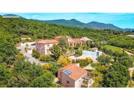 maison 15 pièces 490 m²