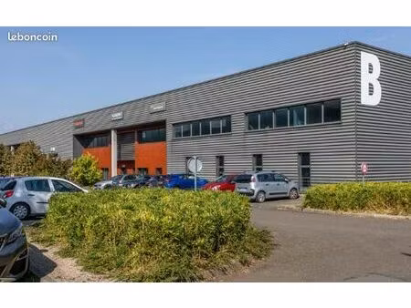 local d'activité 1 247 m²