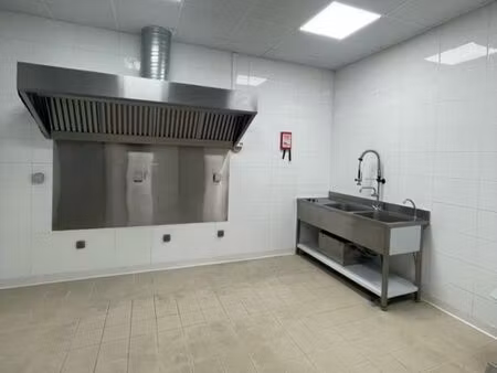 5 laboratoire de cuisine et bureaux