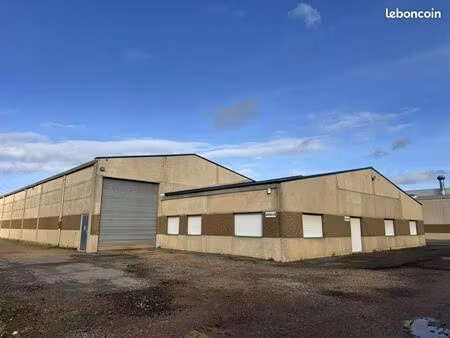 local industriel 3 600 m²