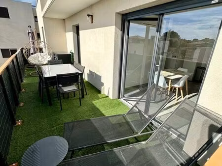 t3 meublé climatisé + 2 parkings sous sol