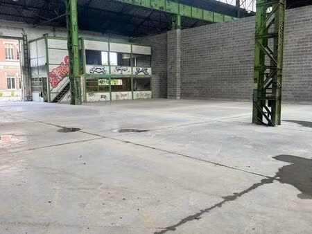 entrepôt hangar 700m2