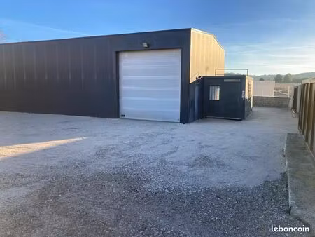 local d'activité à louer