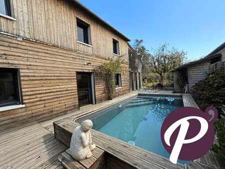 maison avec studios et piscine