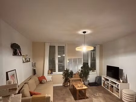 location appartement rénové type 2 prox beffroy