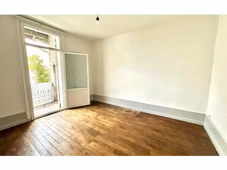 location appartement  m² t-4 à périgueux  700 €