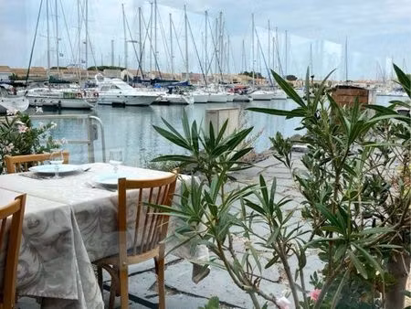 vend restaurant cause retraite