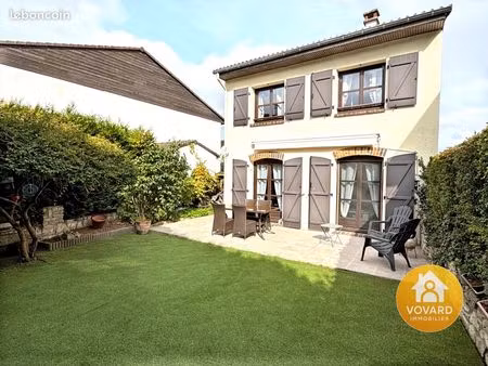 pavillon 6 pièces 106 m²