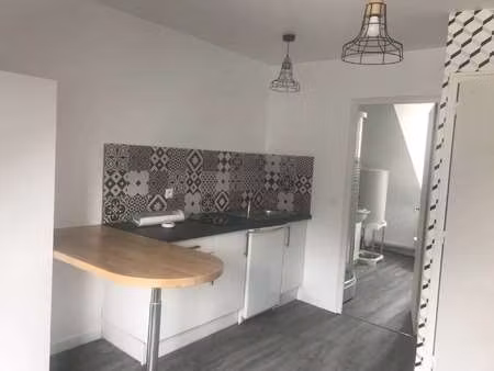 location appartement t1 meublé à guingamp (22200) : à louer t1 meublé / 18m² guingamp