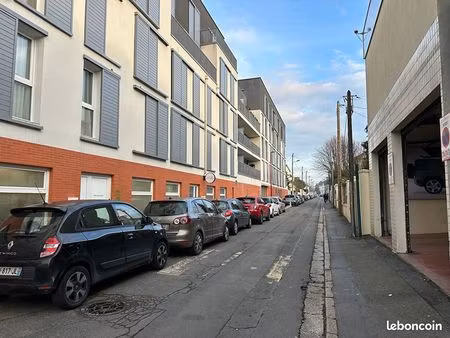 boutique 67 m² gonesse