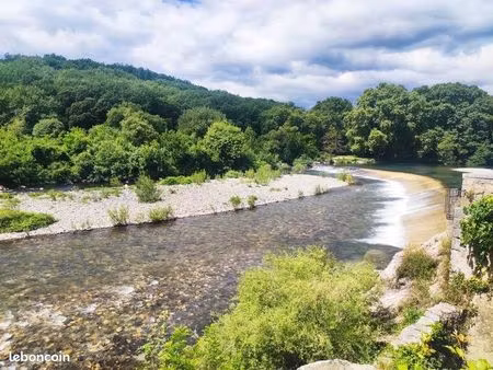 local commercial 1 720 m²