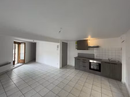location appartement 3 pièces 67.4 m² à faverney (70160)  470 €