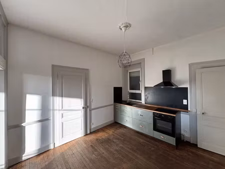 location appartement 3 pièces 75.4 m² à vesoul (70000)  630 €
