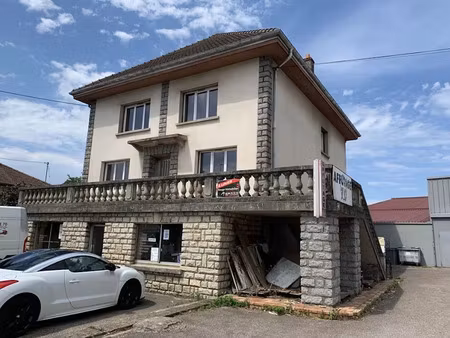 location appartement 6 pièces 185.27 m² à vesoul (70000)  670 €