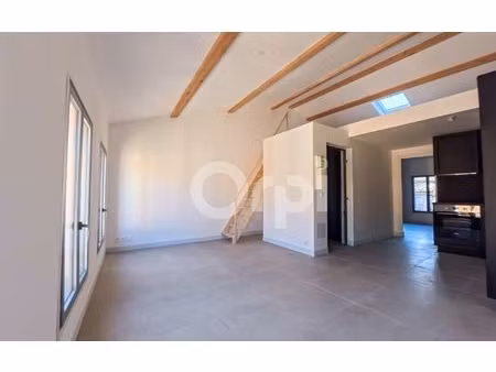 location appartement  36 m² t-1 à roquebrune-sur-argens  890 €
