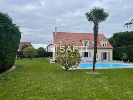 villa de standing avec grande piscine chauffée & jardin paysagé