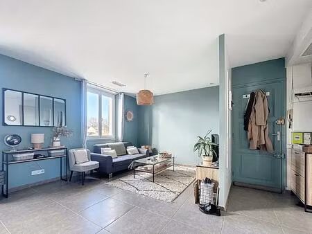 avignon – appartement t3 rénové à 800 m des remparts