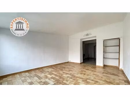 berre- grand t2 en rez de jardin plein centre