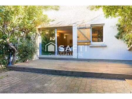 saint-mandrier village t2 cosy avec rez-de-jardin - parking privé - commodités