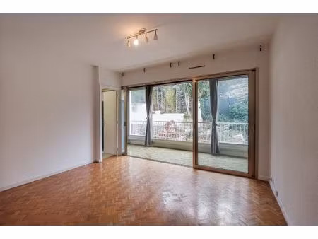 studio avec loggia – cassis centre